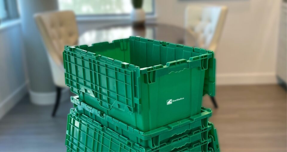 Plastic Moving Boxes: Pros and Cons Of Using Them For Your Upcoming Move