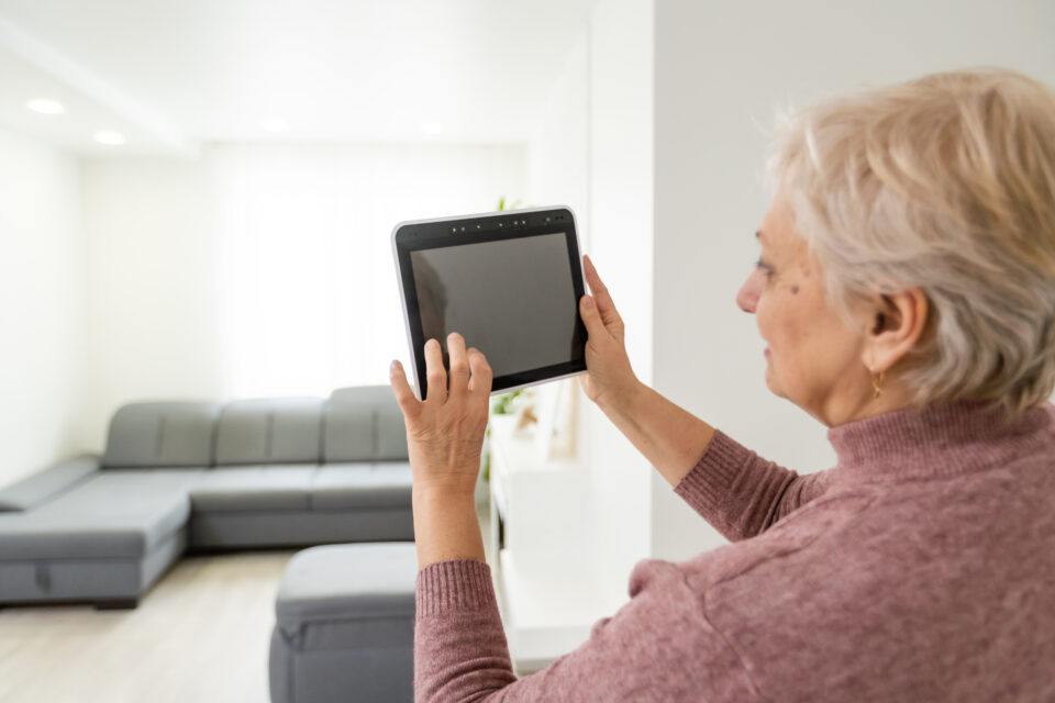 Efficient Home Automation Solutions: Empowering Elderly Independence