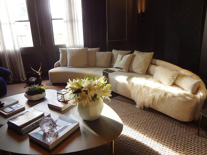 Secrets to a Perfectly Styled Coffee Table: An Insider’s Guide